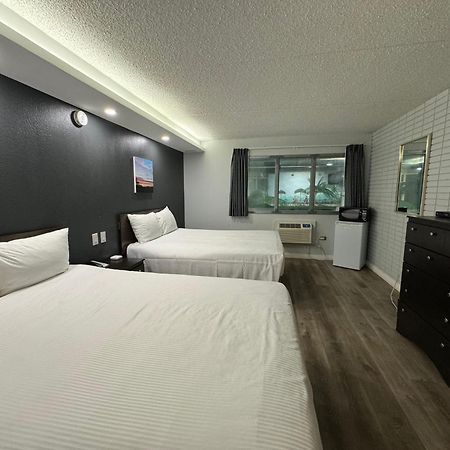 Travelodge By Wyndham Winnipeg Airport Екстериор снимка