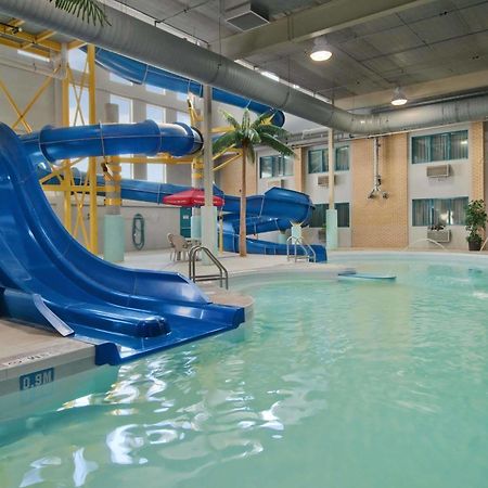 Travelodge By Wyndham Winnipeg Airport Екстериор снимка