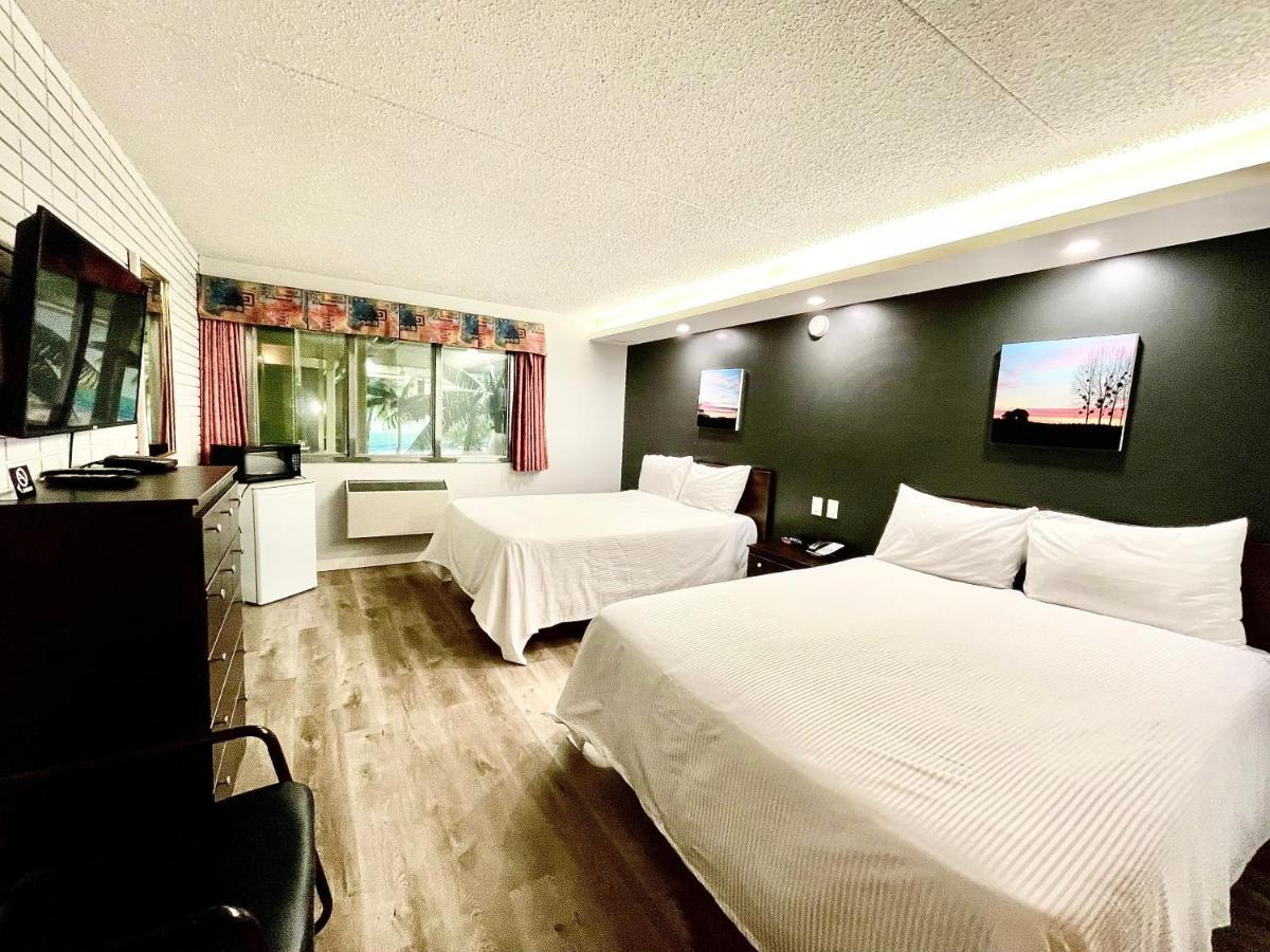 Travelodge By Wyndham Winnipeg Airport Екстериор снимка