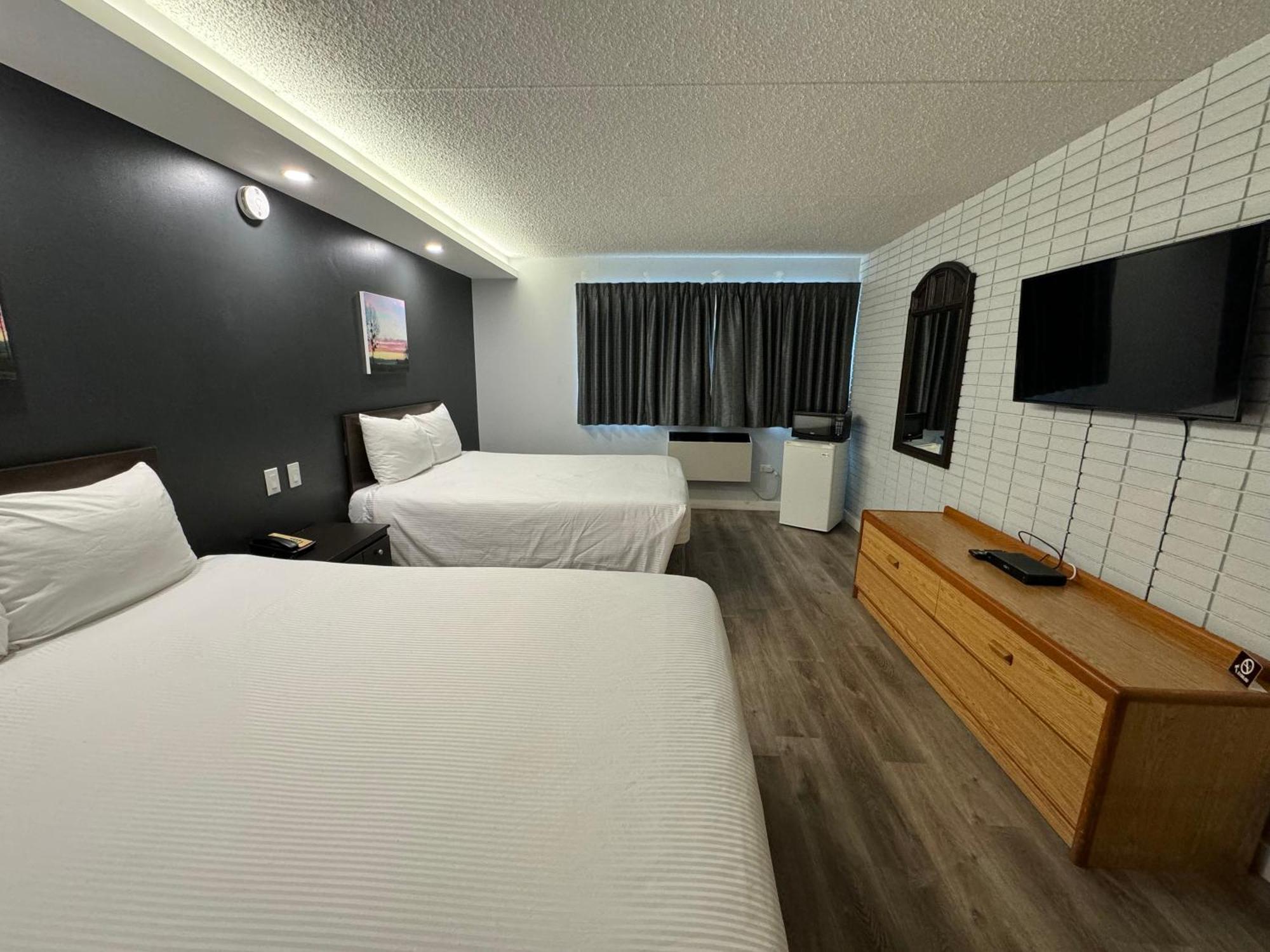 Travelodge By Wyndham Winnipeg Airport Екстериор снимка