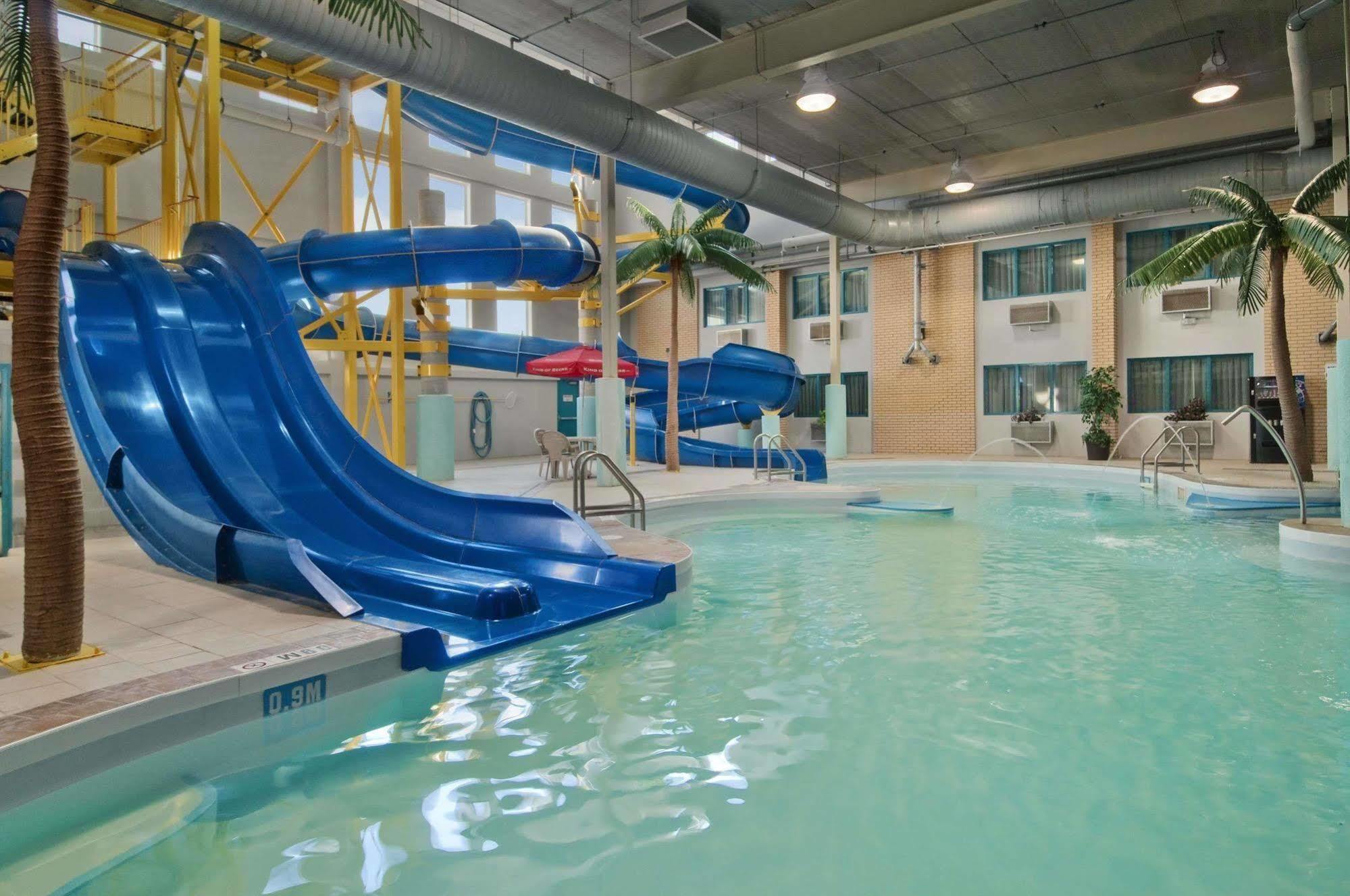 Travelodge By Wyndham Winnipeg Airport Екстериор снимка